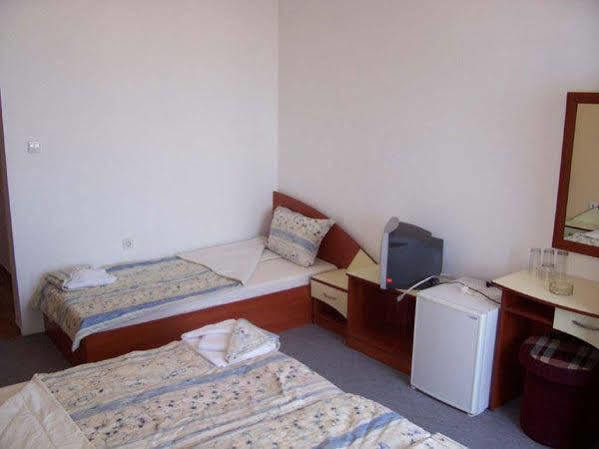 Kalypso Hotel Primorsko Luaran gambar